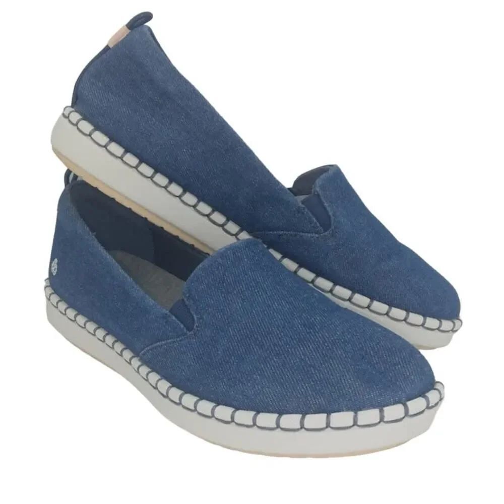 CLARKS Cloud Steppers Womens Blue Denim Casual Slipon Sneakers - Size: 6